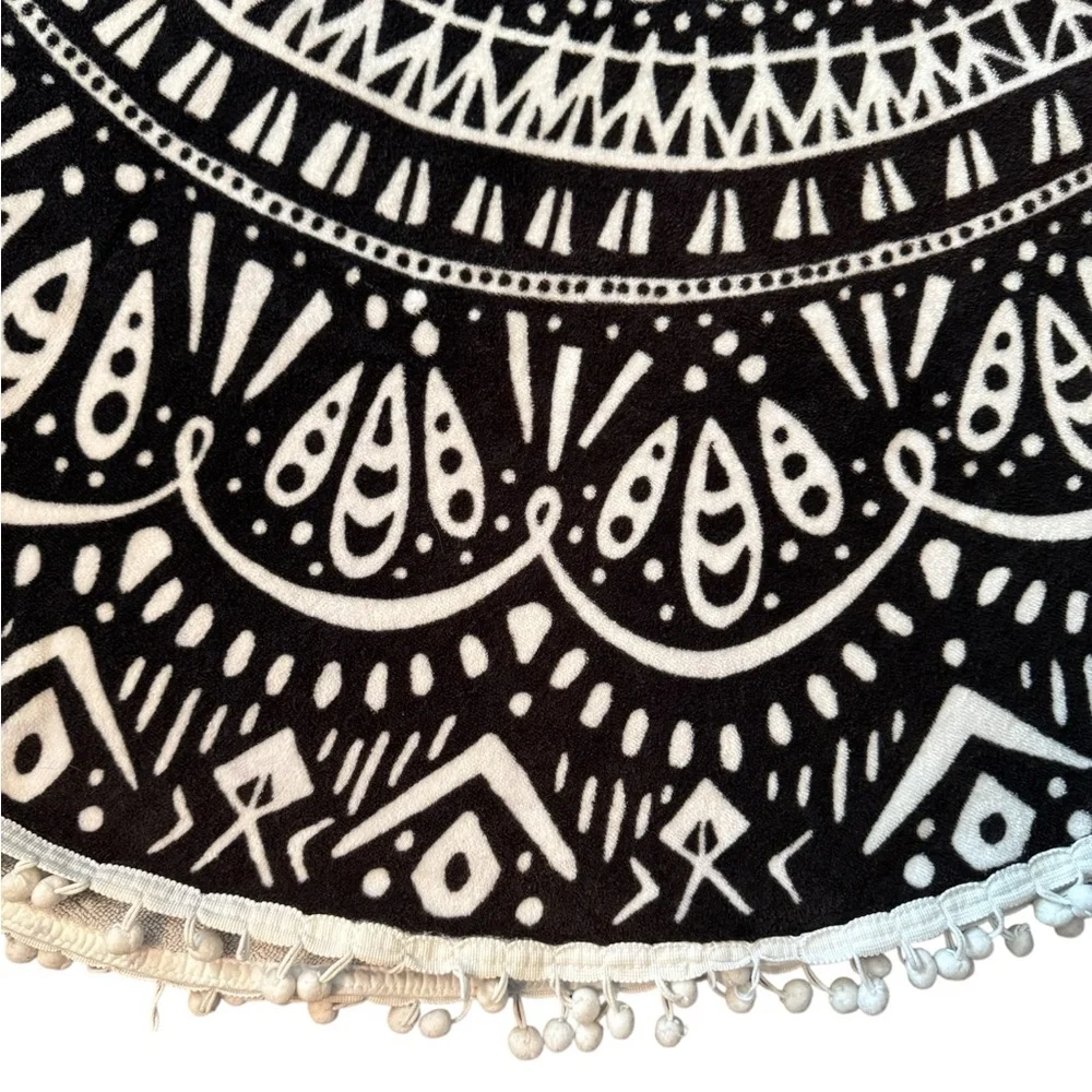 Better Homes And Gardens Black and White Mandala Round Beach Towel